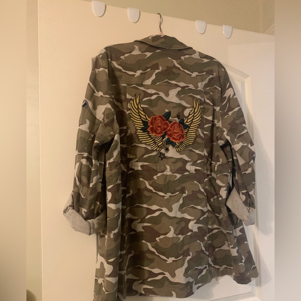 Incognita Wanderer Needed For Camo + Roses Chore Coat